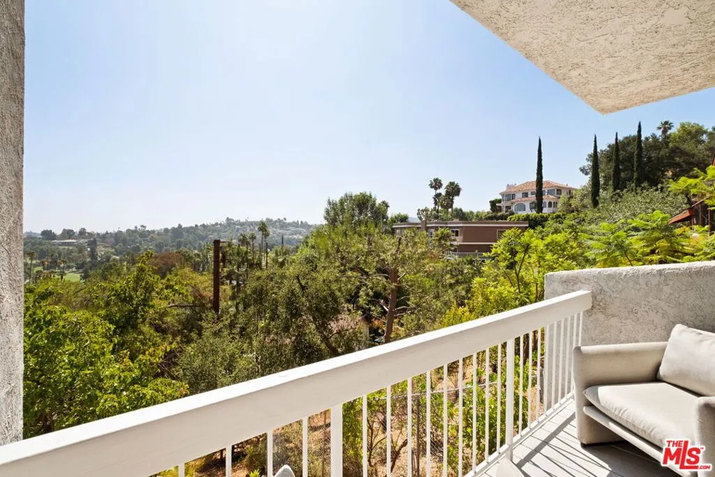 21694 Yucatan Avenue, Woodland Hills, California 91364 home-pic-15